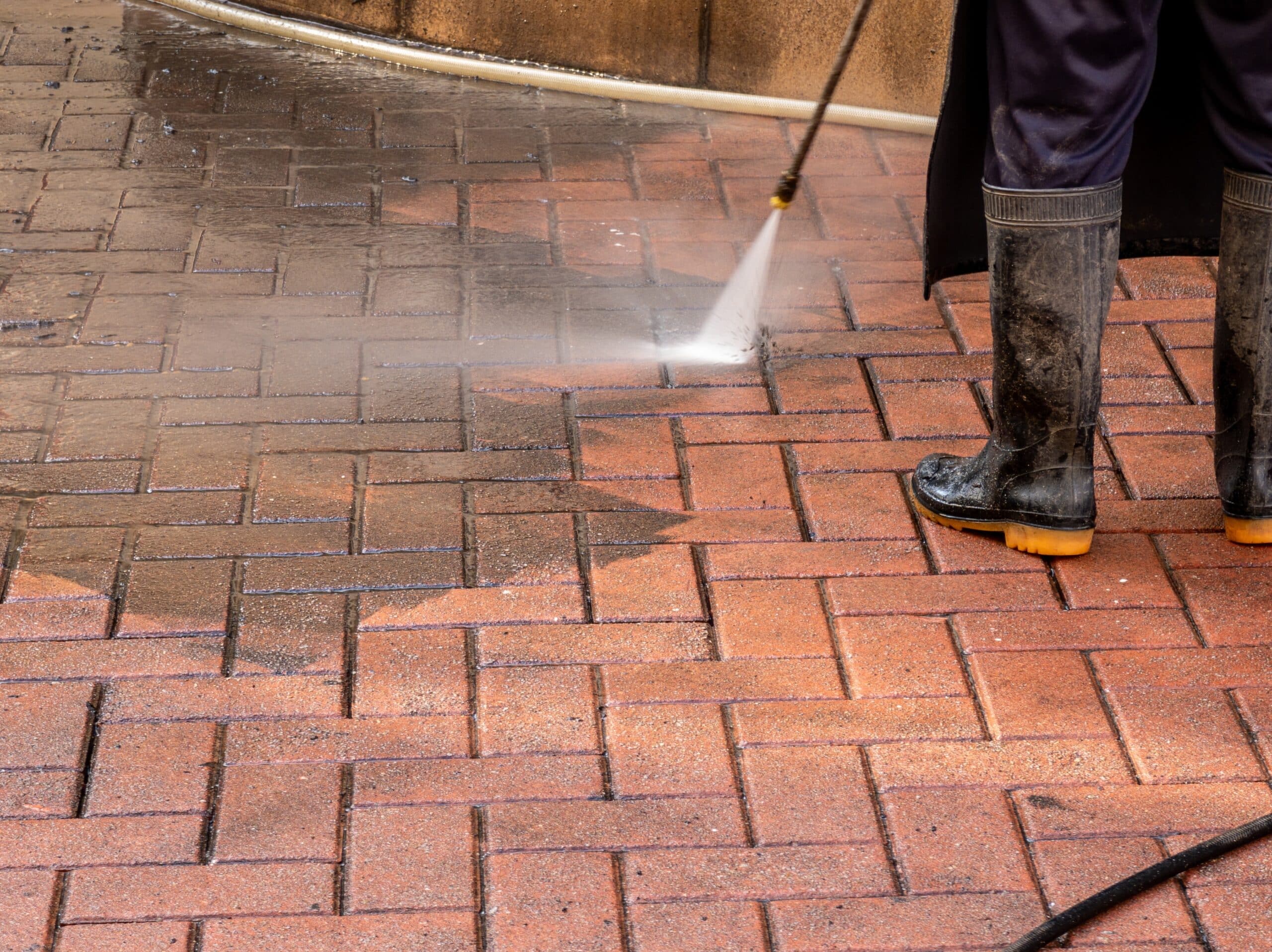 Can I Powerwash a Deck Without Sealing It? Risks Explained